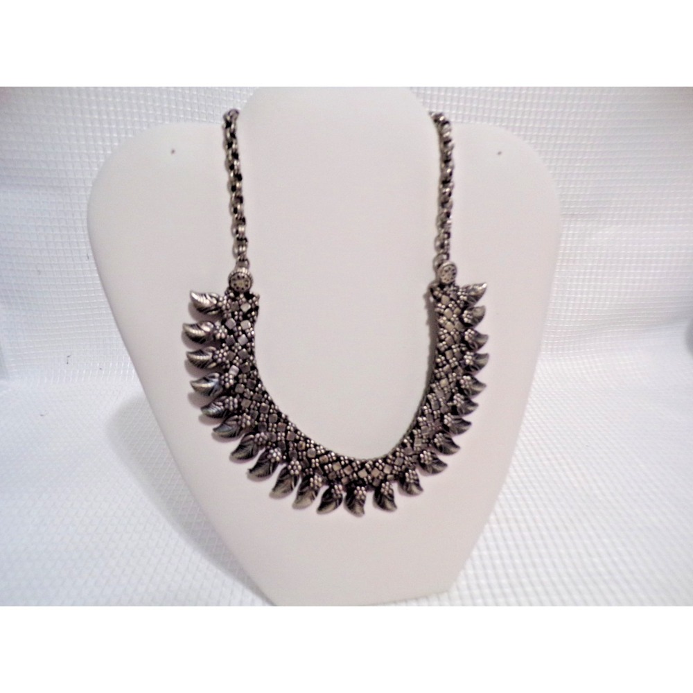 Vintage Oxidized Choker Necklace Tribal-Inspired Metal Leaf Design‎ 16" Fancy